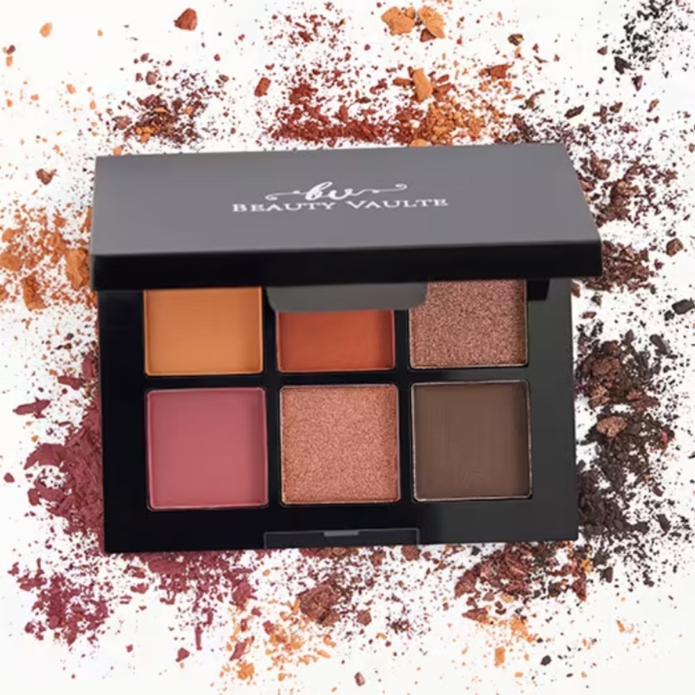 BEAUTY VAULTE Eyeshadow Palette in Regal Unopened